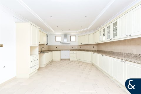 Villa in Garden Homes, Palm Jumeirah, Dubai 4 bedrooms, 622 sq.m. № 76759 - photo 10