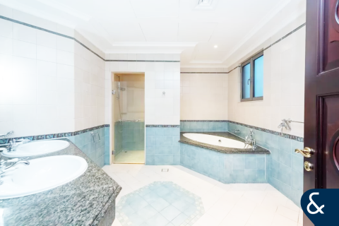 Villa in Garden Homes, Palm Jumeirah, Dubai 4 bedrooms, 622 sq.m. № 76759 - photo 14