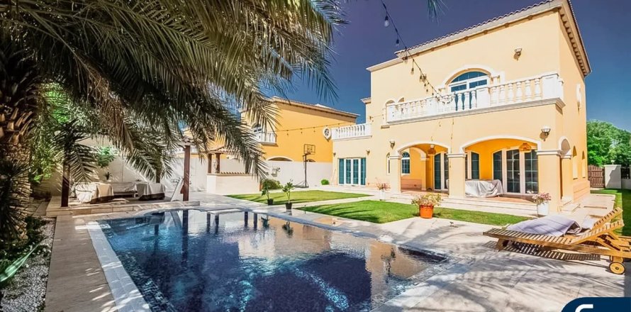 Villa en Legacy, Jumeirah Park, Dubai, 5 dormitorios, 435 m², № 76744
