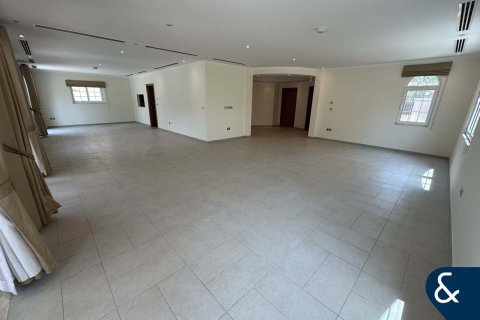 Villa en Legacy, Jumeirah Park, Dubai, 5 dormitorios, 435 m², № 76744 - foto 2