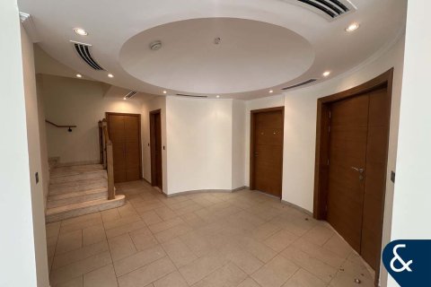 Villa en Legacy, Jumeirah Park, Dubai, 5 dormitorios, 435 m², № 76744 - foto 6