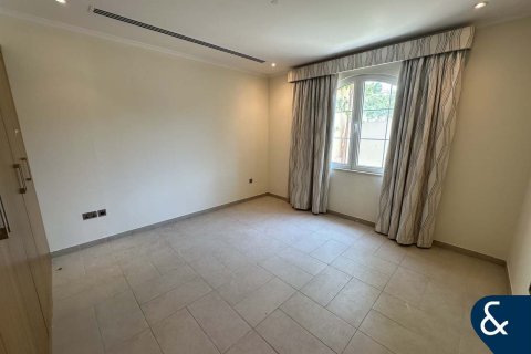 Villa en Legacy, Jumeirah Park, Dubai, 5 dormitorios, 435 m², № 76744 - foto 4