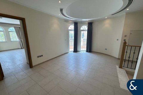 Villa en Legacy, Jumeirah Park, Dubai, 5 dormitorios, 435 m², № 76744 - foto 7