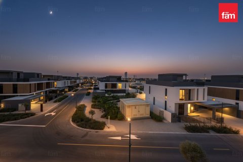 Villa in Dubai 4 bedrooms, 302.3 sq.m. № 76846 - photo 1