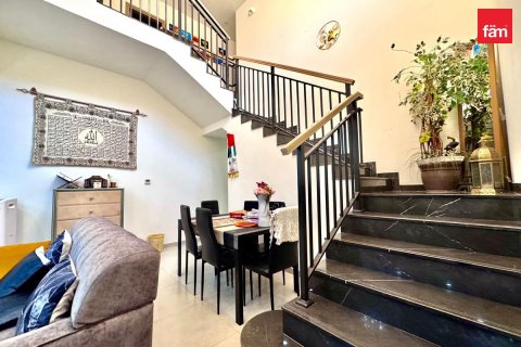 Villa in Dubai 4 bedrooms, 180.7 sq.m. № 137789 - photo 4