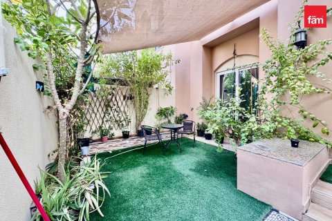Villa in Dubai 4 bedrooms, 180.7 sq.m. № 137789 - photo 8