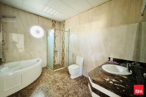 Снять в аренду виллу в Дубае: 6 спален, 1406.2м², № 86028 - фото 15