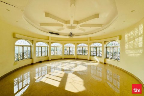 Снять в аренду виллу в Дубае: 6 спален, 1406.2м², № 86028 - фото 11
