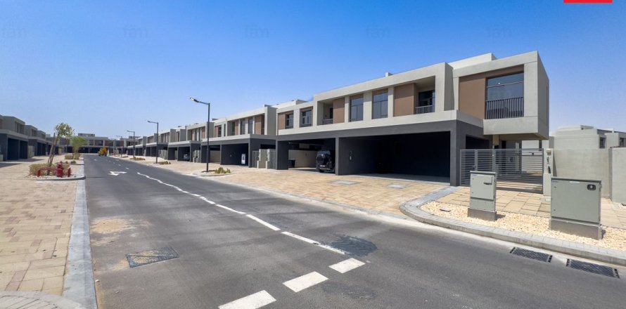 Villa in Dubai 4 bedrooms, 444.4 sq.m. № 49408