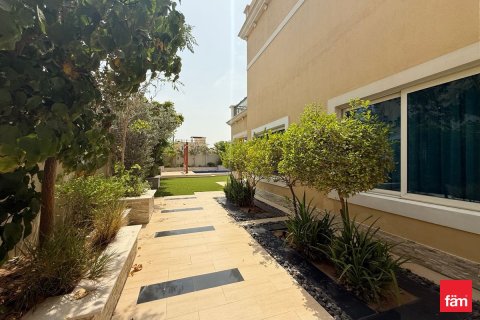 Villa in Dubai 4 bedrooms, 658.1 sq.m. № 41502 - photo 19