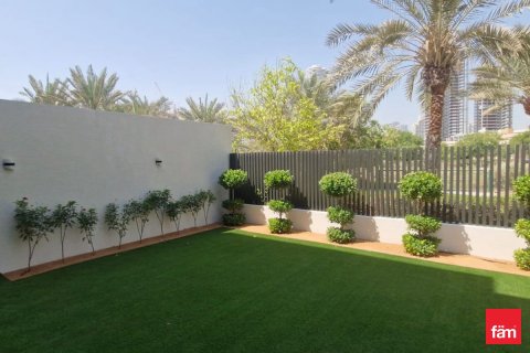 Villa en Dubai, 5 dormitorios, 250.7 m², № 58149 - foto 2