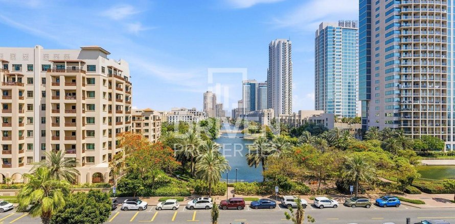 Apartment in The Views, Dubai 2 bedrooms, 116.04 sq.m. № 129317