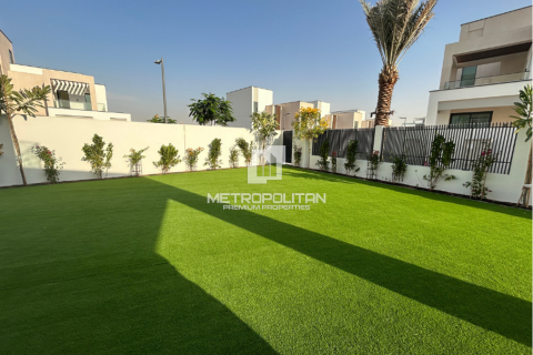 Villa en Arabian Ranches 3, Dubai, 4 dormitorios, 378 m², № 73794 - foto 1