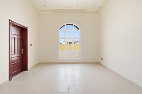 Villa in Al Barsha, Dubai 5 bedrooms, 350 sq.m. № 142177 - photo 9