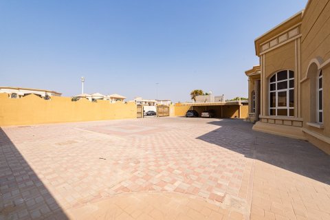 Villa in Al Barsha, Dubai 5 bedrooms, 350 sq.m. № 142177 - photo 20
