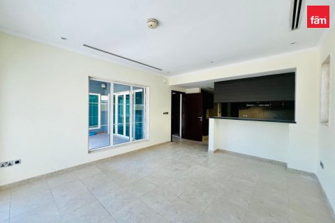 Villa in Dubai 3 bedrooms, 676 sq.m. № 9246 - photo 4