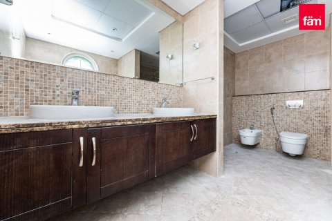 Villa in Dubai 3 bedrooms, 676 sq.m. № 9246 - photo 29
