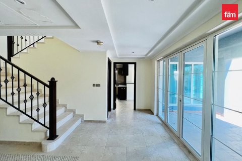 Villa in Dubai 3 bedrooms, 676 sq.m. № 9246 - photo 3