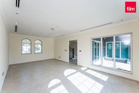 Villa in Dubai 3 bedrooms, 676 sq.m. № 9246 - photo 10