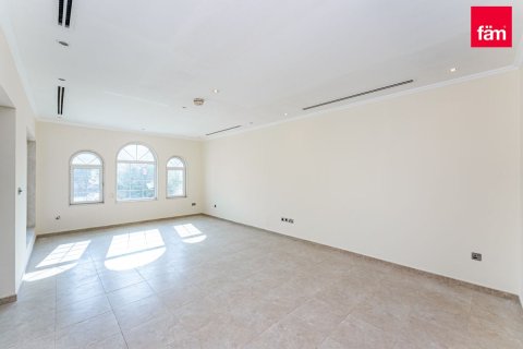Villa in Dubai 3 bedrooms, 676 sq.m. № 9246 - photo 14