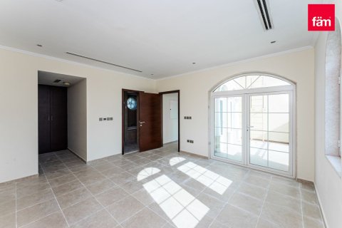 Villa in Dubai 3 bedrooms, 676 sq.m. № 9246 - photo 17