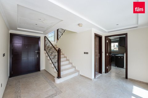 Villa in Dubai 3 bedrooms, 676 sq.m. № 9246 - photo 1