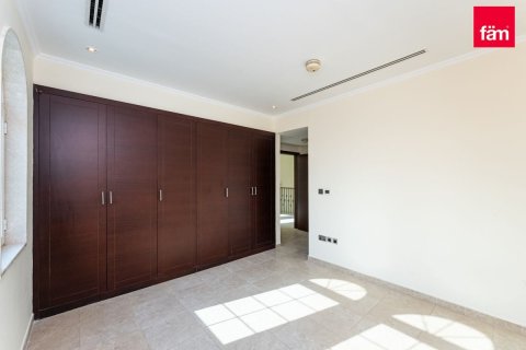 Villa in Dubai 3 bedrooms, 676 sq.m. № 9246 - photo 28