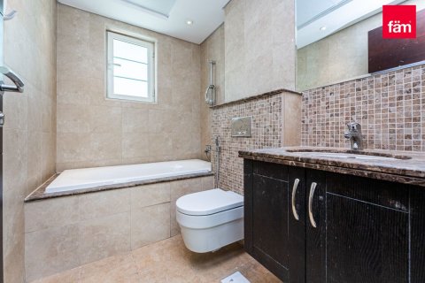 Villa in Dubai 3 bedrooms, 676 sq.m. № 9246 - photo 25