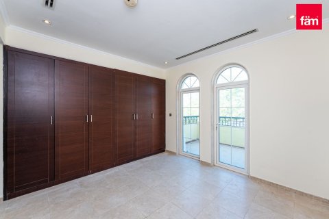 Villa in Dubai 3 bedrooms, 676 sq.m. № 9246 - photo 18