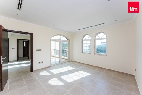 Villa in Dubai 3 bedrooms, 676 sq.m. № 9246 - photo 21