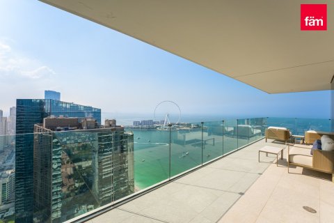 Apartment in Dubai 3 bedrooms, 299.4 sq.m. № 9544 - photo 1