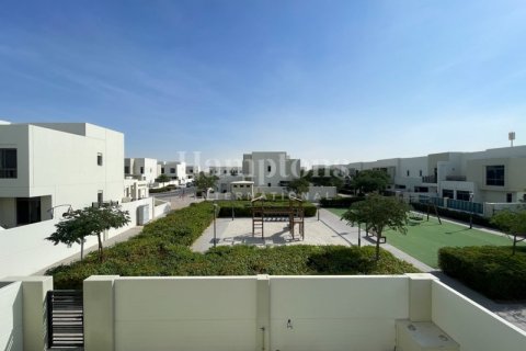 Adosado en Noor Townhouses, Town Square, Dubai, 4 dormitorios, 303.92008711 m², № 12726 - foto 23