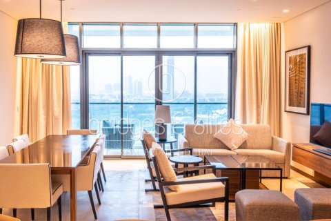 Apartment in The Hills, Dubai 3 bedrooms, 171.2 sq.m. № 20989 - photo 3