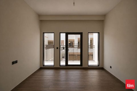 Townhouse in Dubai 5 bedrooms, 184 sq.m. № 110582 - photo 13