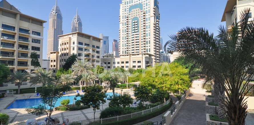 Apartment in Greens, Dubai 2 bedrooms, 150 sq.m. № 105208