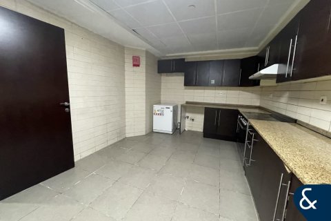 Apartment in Jumeirah Lake Towers, Dubai 3 bedrooms, 182 sq.m. № 76547 - photo 5