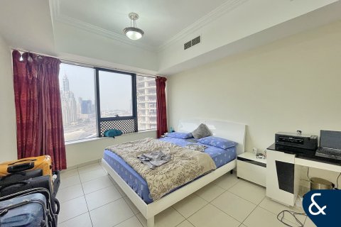 Apartment in Jumeirah Lake Towers, Dubai 3 bedrooms, 182 sq.m. № 76547 - photo 8