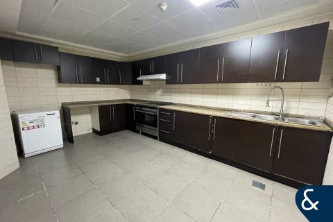 Apartment in Jumeirah Lake Towers, Dubai 3 bedrooms, 182 sq.m. № 76547 - photo 6