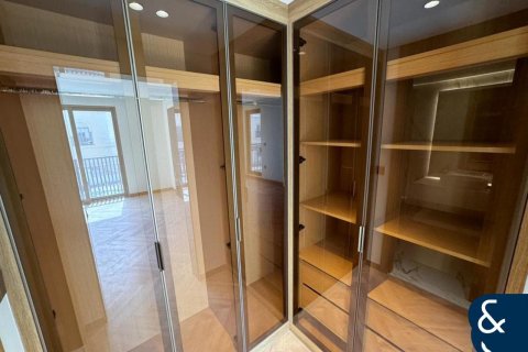 Villa in Jumeirah Golf Estates, Dubai 3 bedrooms, 162 sq.m. № 76535 - photo 12