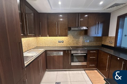 Apartment in 8 BOULEVARD WALK in Downtown Dubai (Downtown Burj Dubai), Dubai 2 bedrooms, 152 sq.m. № 99203 - photo 3