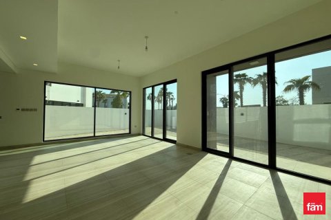 Купить таунхаус в Дубае: 5 спален, 327.9м², № 91847 - фото 2