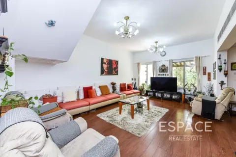 Villa en The Springs, Dubai, 3 dormitorios, 237 m², № 61930 - foto 2