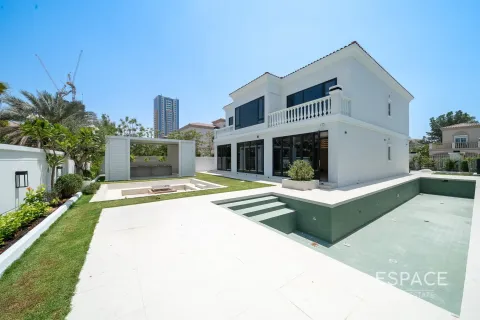 Villa en Jumeirah Village Triangle, Dubai, 5 dormitorios, 398 m², № 61934 - foto 1