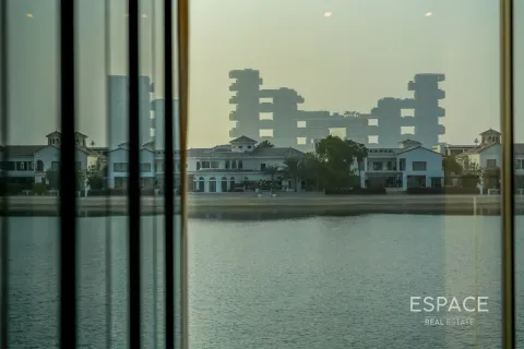 Villa in Palm Jumeirah, Dubai 5 bedrooms, 594 sq.m. № 61931 - photo 17