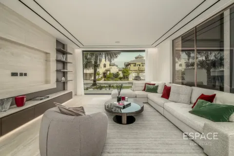 Villa in Palm Jumeirah, Dubai 5 bedrooms, 594 sq.m. № 61931 - photo 4