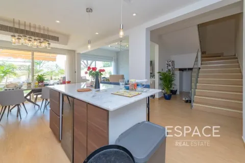 Villa en The Lakes, Dubai, 3 dormitorios, 234 m², № 61933 - foto 3