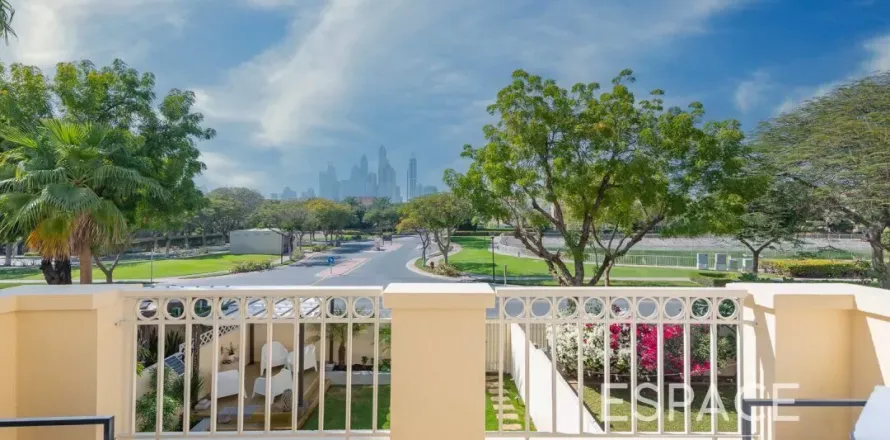 Villa en The Lakes, Dubai, 3 dormitorios, 234 m², № 61933