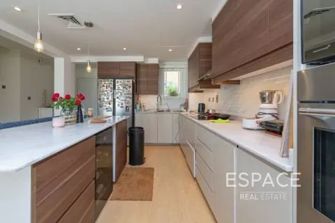 Villa en The Lakes, Dubai, 3 dormitorios, 234 m², № 61933 - foto 4