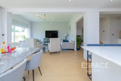 Villa en The Lakes, Dubai, 3 dormitorios, 234 m², № 61933 - foto 5