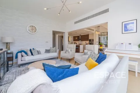 Villa en The Lakes, Dubai, 3 dormitorios, 234 m², № 61933 - foto 2